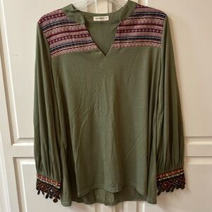 Gorgeous boho boutique top